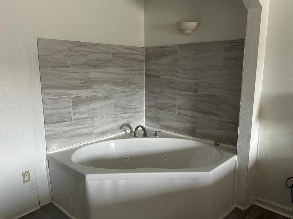 Quality Inn & Suites Decatur Priceville I-65 Dış mekan fotoğraf